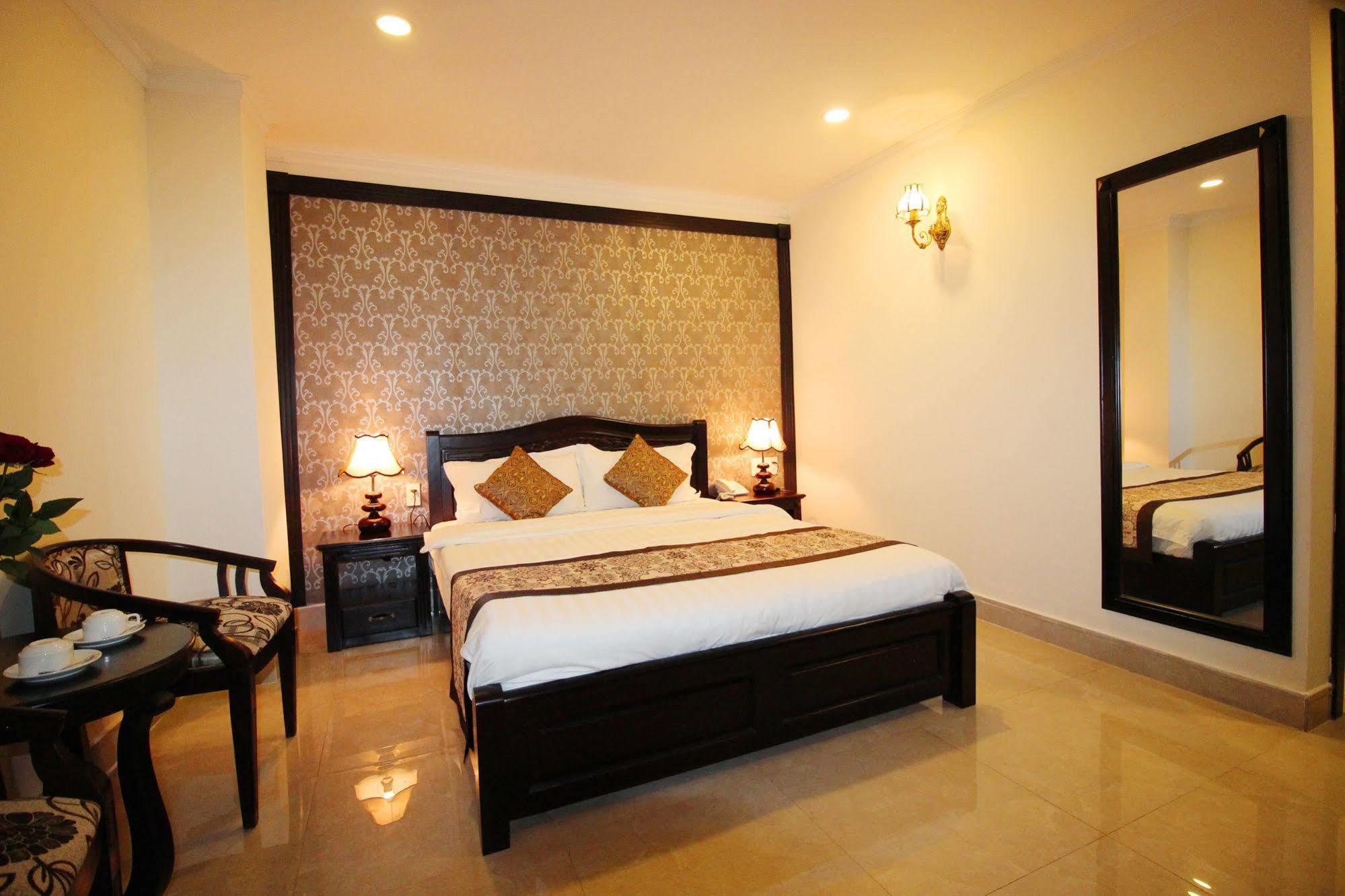 Royal Dalat Hotel Екстер'єр фото
