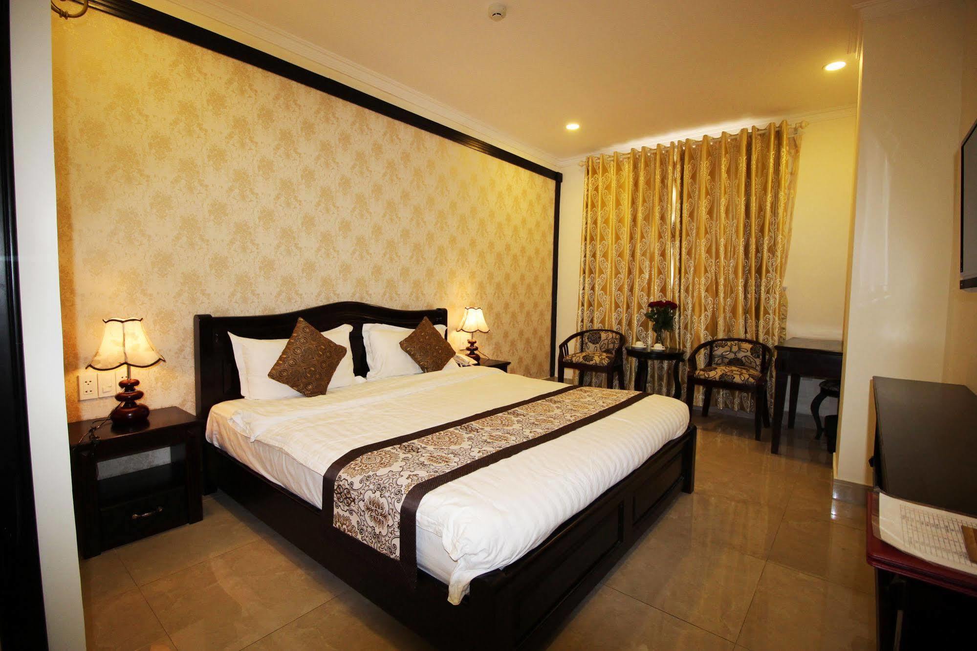 Royal Dalat Hotel Екстер'єр фото